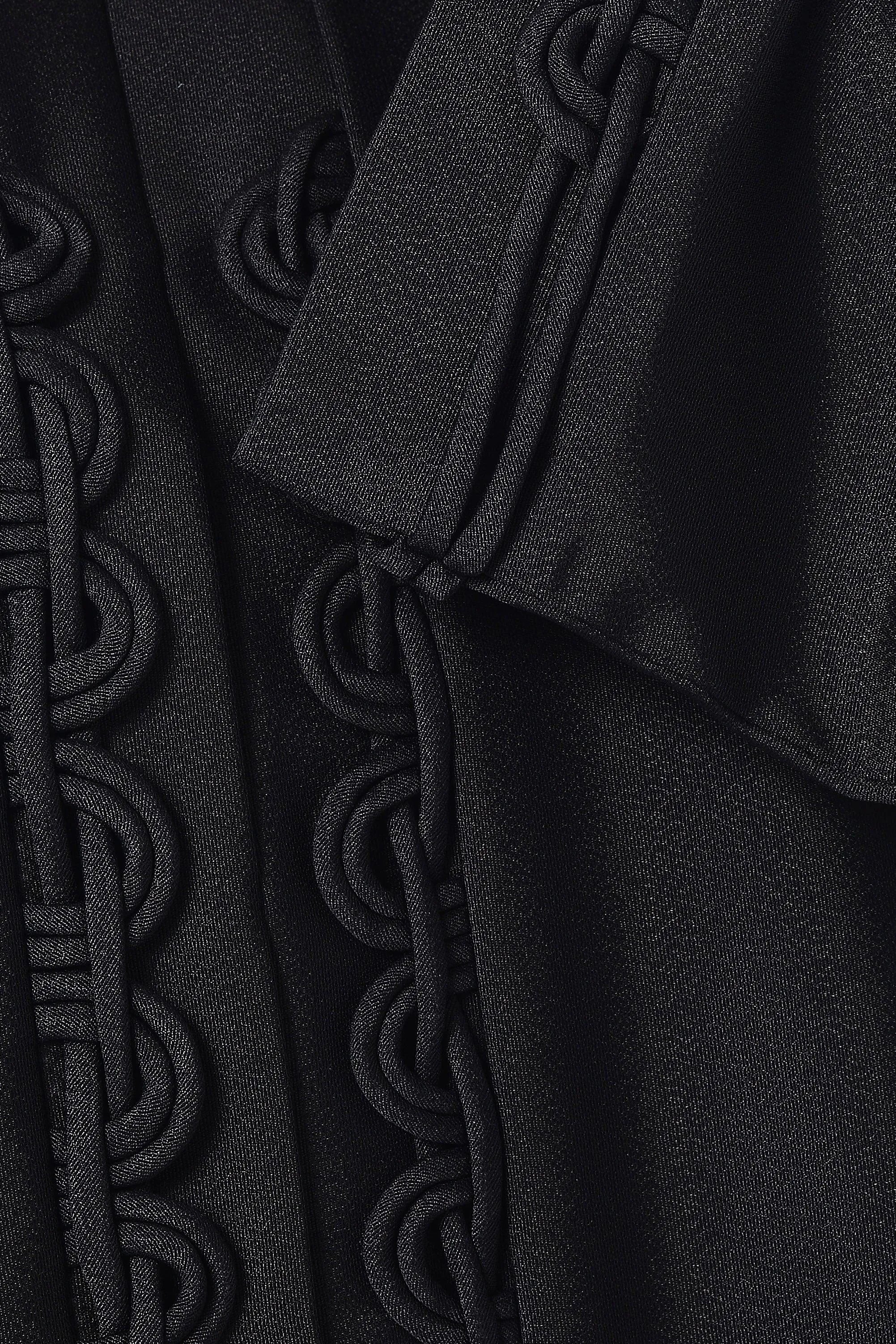Black Sana Crepe Abaya with Front Loop Detail - Posh Abaya