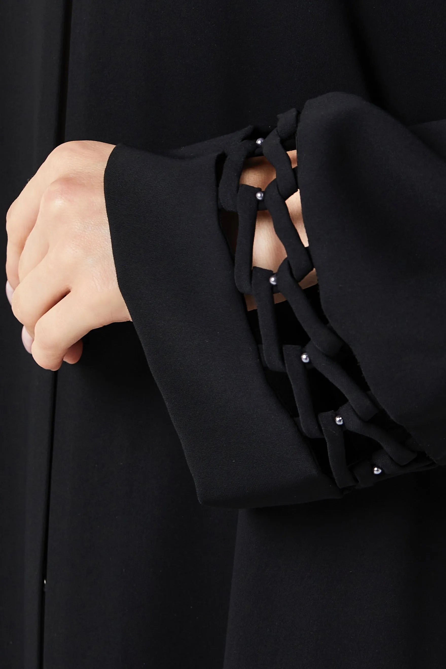 Black Layan Crepe Abaya with Side and Sleeves Loop Detail - Posh Abaya