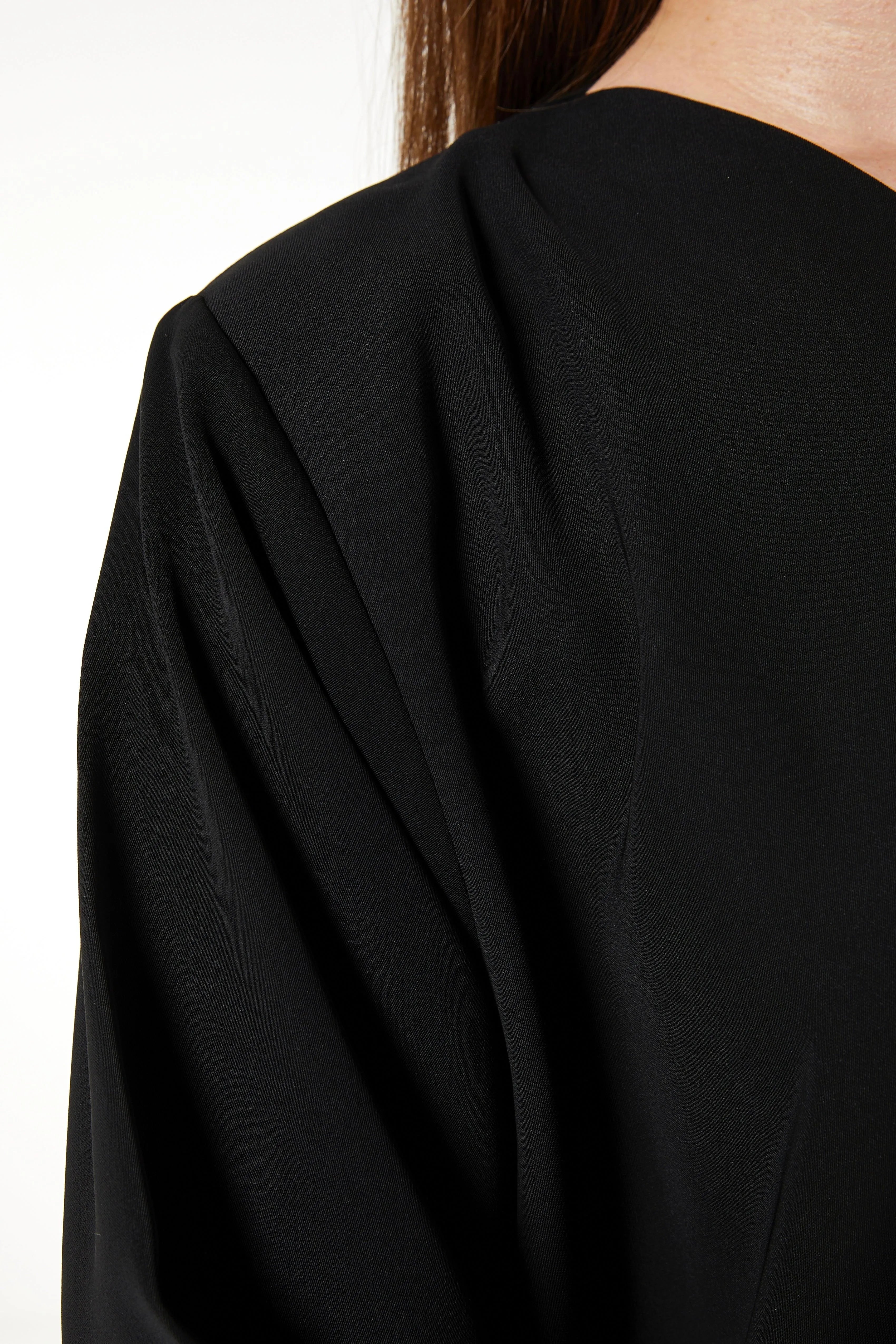 Black Tokyo Crepe Abaya with Side Threadwork - Posh Abaya