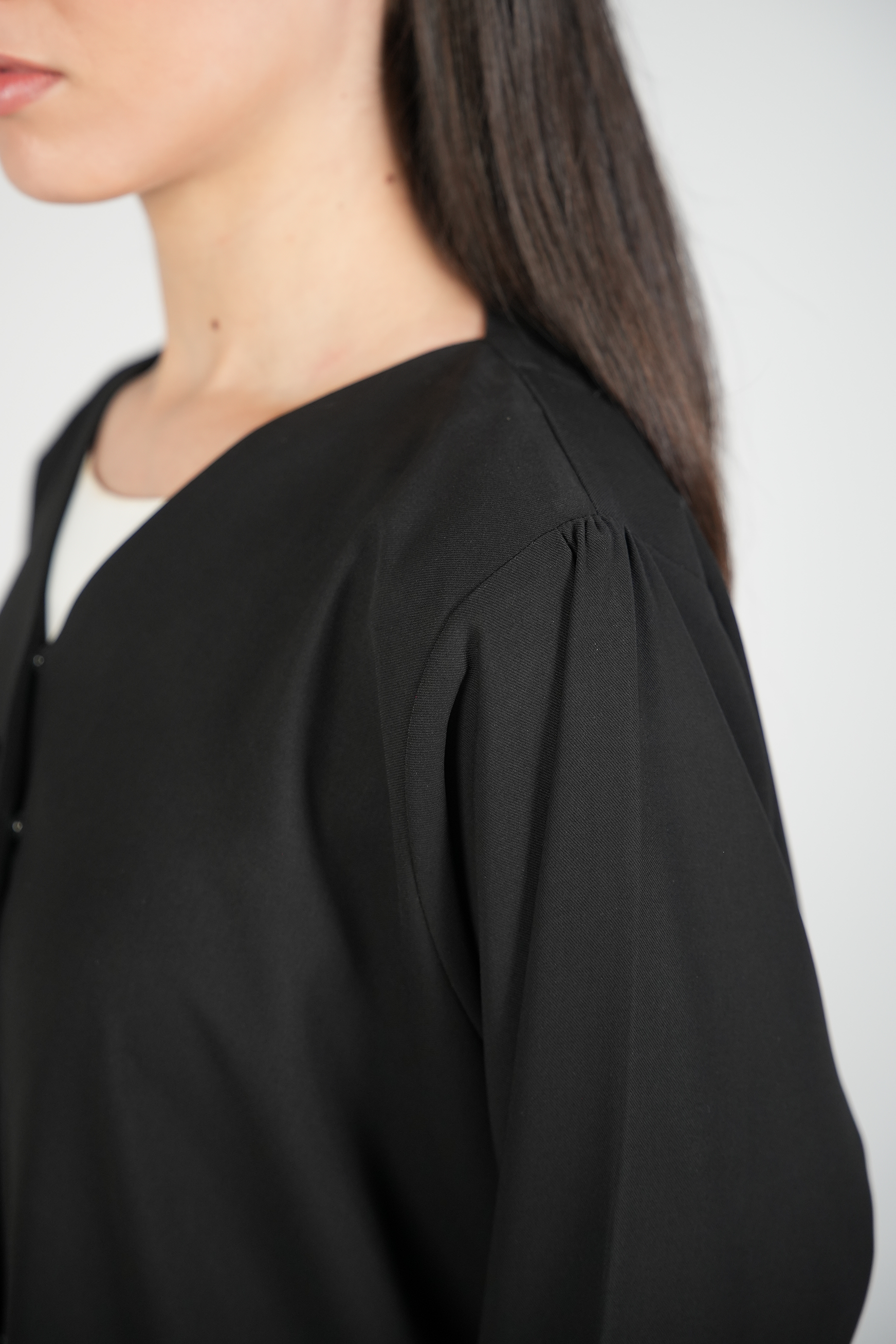 Black Nova Crepe Abaya with Appliqué Bow Details on Sleeves - Posh Abaya