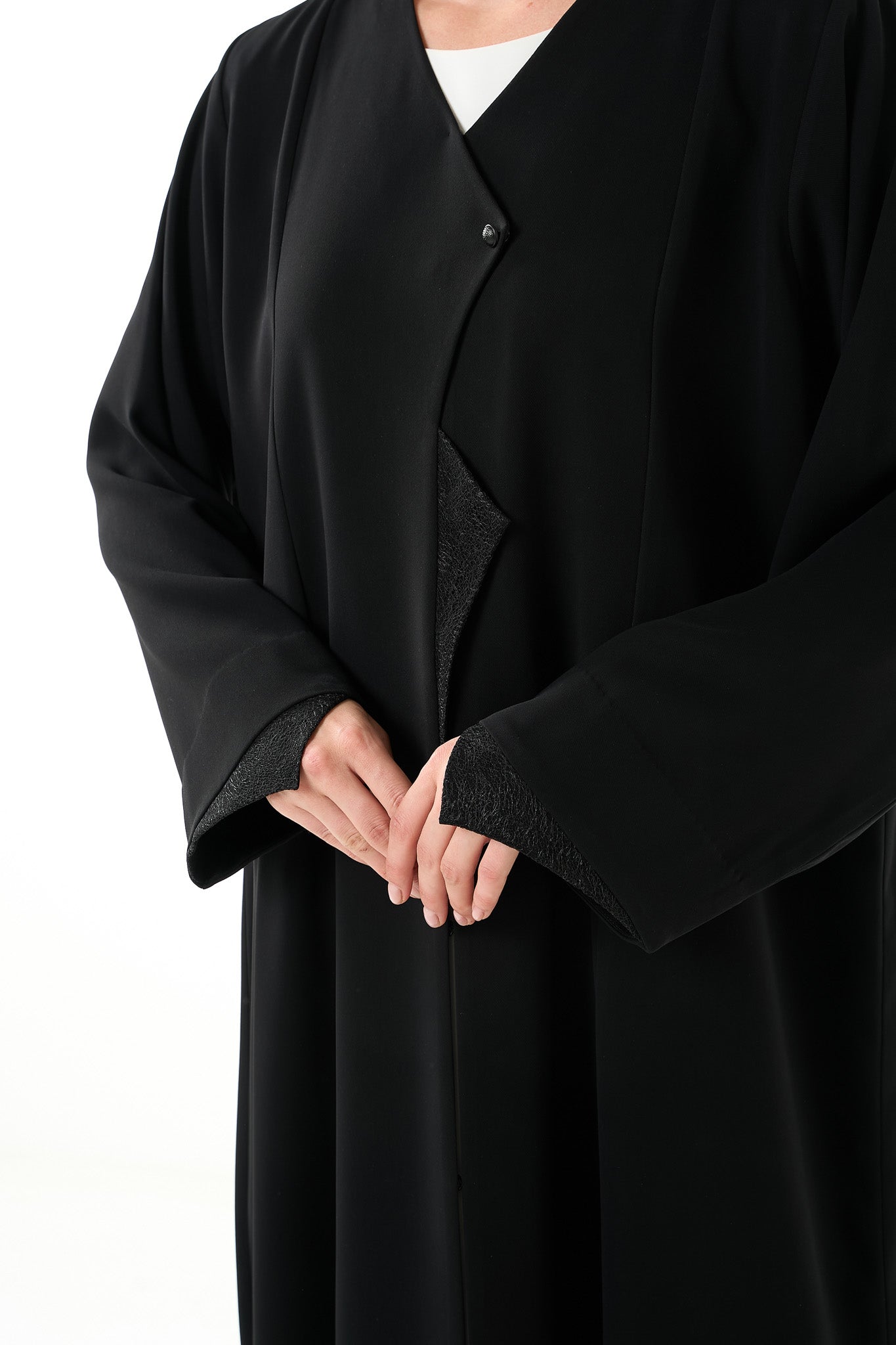 Black Farah Crepe Abaya with Lace Detail - Posh Abaya