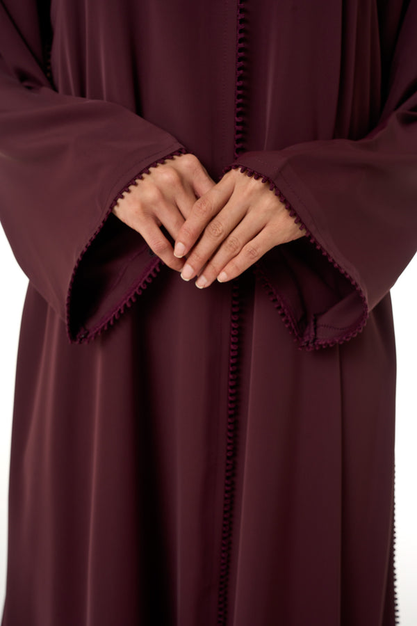 Maroon Deema Nada Abaya, Basic Design