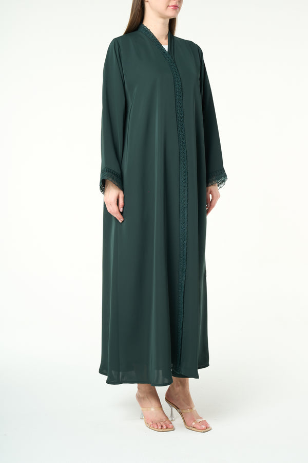 Green Reem Nada, Elegant Lace Details