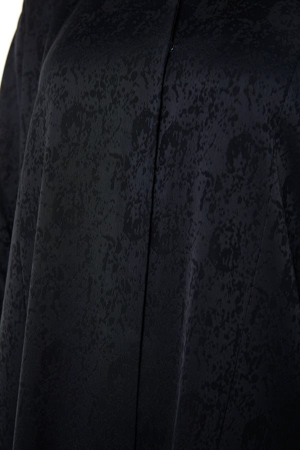 Black zeta jaquard Abaya featuring a soft woven feel